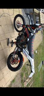 gasgas ec 300 enduro staat al heel lang stil, Fietsen en Brommers, Brommers | Derbi, Ophalen, Zo goed als nieuw