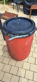 Plastic vat - deksel met metaal band - 135 liter, 75 tot 150 liter, Ophalen, Gebruikt, Kunststof