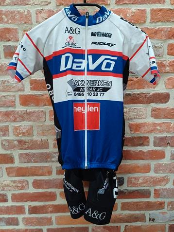 Davo wieleroutfit bioracer. Bib-short en truitje, Maat k5 beschikbaar voor biedingen