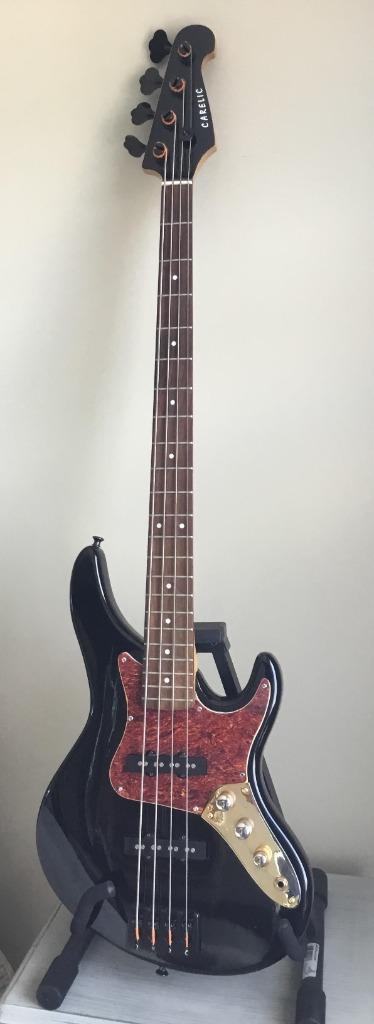 FUNKMACHINE ZWART ACTIEF 3,7 KG, Muziek en Instrumenten, Snaarinstrumenten | Gitaren | Bas, Gebruikt, Ophalen