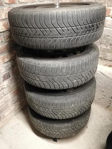 4 velgen + 4 banden Pirelli Snowcontrol beschikbaar voor biedingen