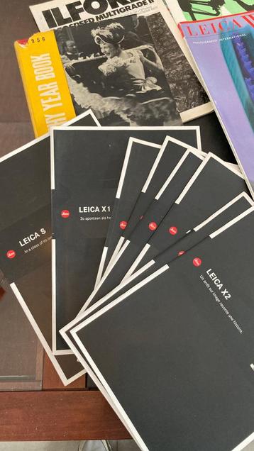 Leica folders & brochures