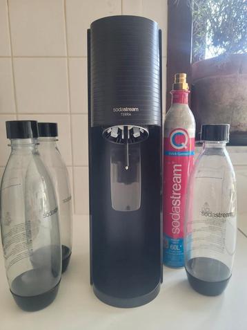 Sodastream met extra cardridge en 3 flessen