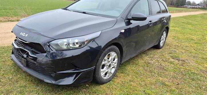 KIA CEE D BJ 2022 BENZINE KM 68 PLAATSCHADE, Autos : Divers, Voitures accidentées, Kia, Boîte manuelle, Essence, Break, Noir, Enlèvement