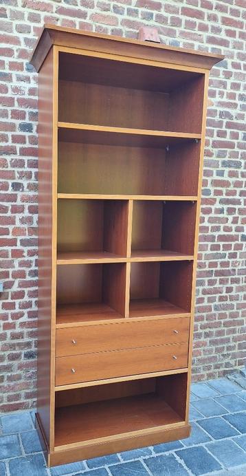 Vintage design boekenkast beschikbaar voor biedingen
