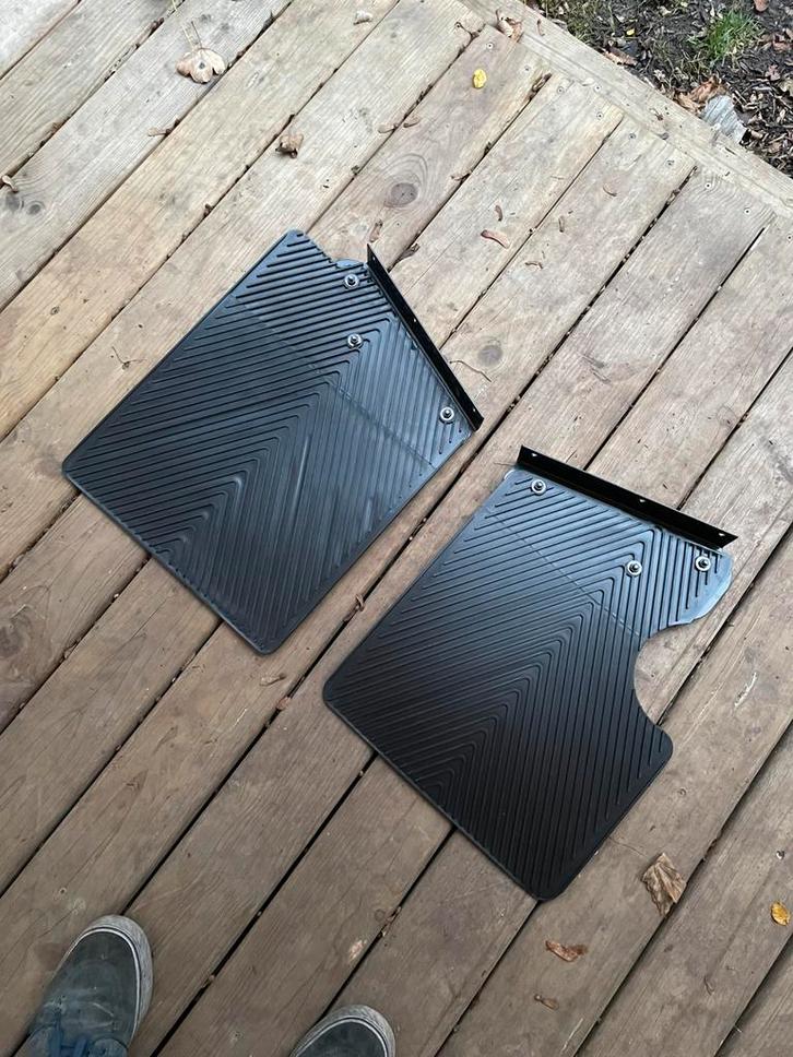 Defender garde boue /bavette arriere, Autos : Pièces & Accessoires, Autres pièces automobiles, Rover, Enlèvement ou Envoi