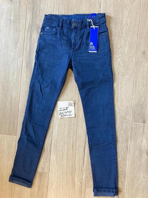 Pakket van 5 NIEUWE jeansbroeken WE skinny fit maat 158, Kinderen en Baby's, Kinderkleding | Maat 158, Nieuw, Jongen, Broek, Ophalen of Verzenden