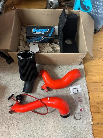 Forge air intake + forge dump valve  beschikbaar voor biedingen