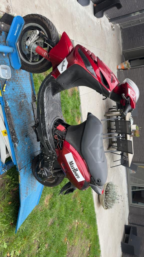 piaggio zip 70cc, Fietsen en Brommers, Scooters | Piaggio, Gebruikt, Zip, Klasse B (45 km/u), Ophalen
