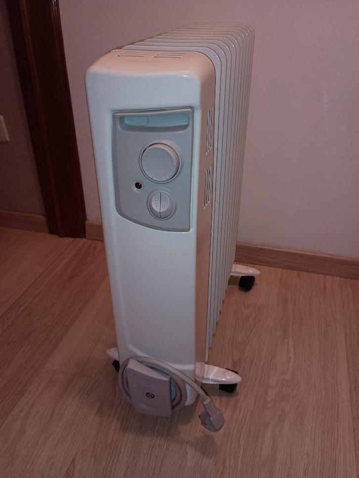 Dimplex oliegevulde radiator – 2500W – zo goed als nieuw, Doe-het-zelf en Bouw, Verwarming en Radiatoren, Zo goed als nieuw, Radiator