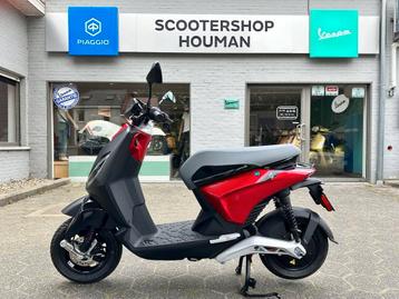 Piaggio 1+ ELECTRIC 45km/h 310Km DYNAMIX FLAME MIX (Nr.234)*, Fietsen en Brommers, Elektrisch, Overige modellen