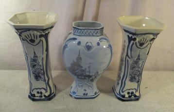 3 Prachtige antieke Vazen - Delfts - 25cm beschikbaar voor biedingen