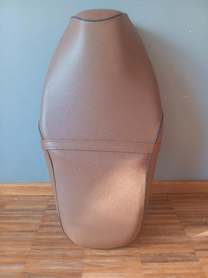 NIEUW: Zadel voor replica Dax (Skyteam, Jincheng, Lifan,...), Vélos & Vélomoteurs, Pièces de cyclomoteur | Général, Comme neuf