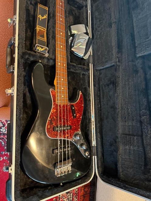 Fender USA Jazz Bas (AVRI ‘62), Muziek en Instrumenten, Snaarinstrumenten | Gitaren | Bas, Zo goed als nieuw, Elektrisch, Ophalen