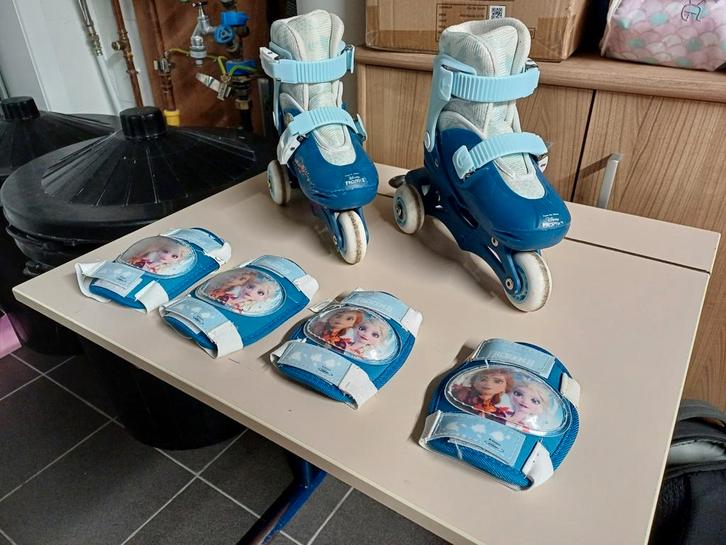 Frozen rolschaatsen met knie en elleboog bescherming, Sport en Fitness, Schaatsen, Zo goed als nieuw, Ophalen