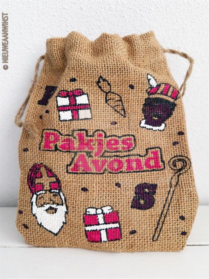 Decoratieve Sinterklaas mini jutezak Pakjesavond – 20cm, Diversen, Sinterklaas, Verzenden