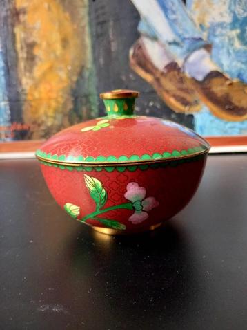 Magnifique pot cloisonné  beschikbaar voor biedingen