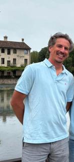 Man wil speels contact met vrouw, Contacten en Berichten