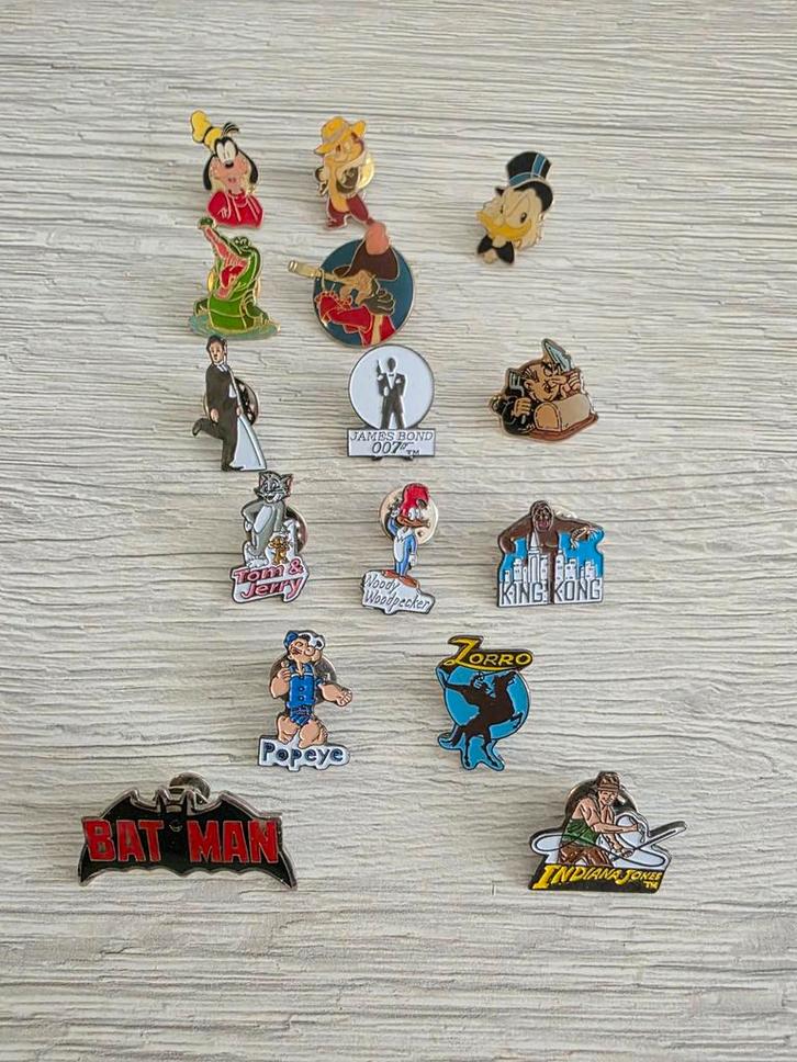 Lot de 15 pin’s de collection, Verzamelen, Speldjes, Pins en Buttons, Zo goed als nieuw, Speldje of Pin, Figuurtje, Ophalen of Verzenden