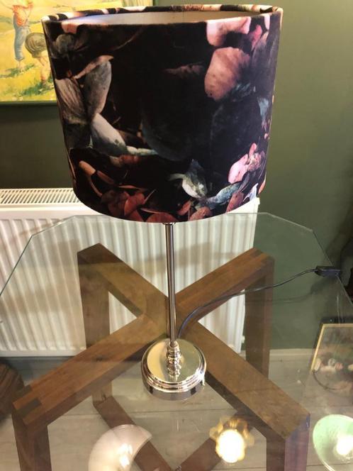 Klassieke Tafellamp Chroom met Zwart bewerkte Velvet Kapje., Antiek en Kunst, Antiek | Verlichting, Ophalen of Verzenden