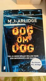 M.J. Arlidge - Oog om oog, Ophalen of Verzenden, Zo goed als nieuw, M.J. Arlidge