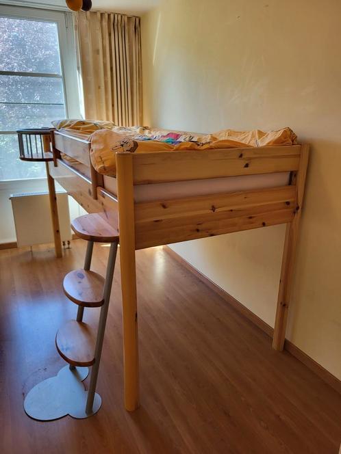 Kinderstapelbed met trapje en Scape lattenbodem, Kinderen en Baby's, Kinderkamer | Stapelbedden en Hoogslapers, Zo goed als nieuw