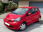 TOYOTA AYGO / AIRCO / 1.0 ESSENCE / CARNET !!, Rouge, Achat, Boîte manuelle, Noir