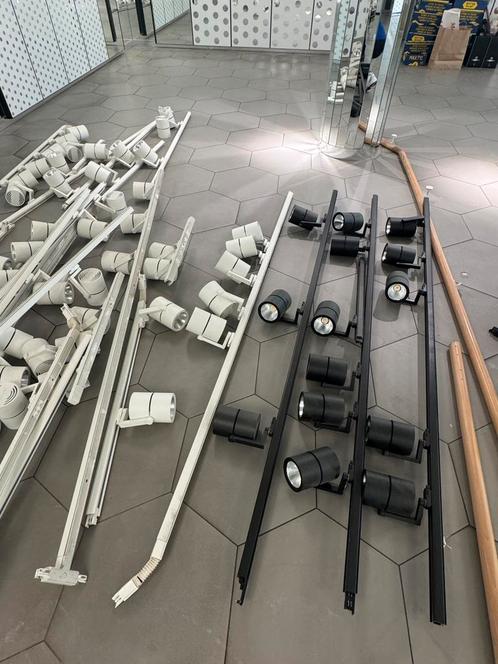 127x Fagerhult railspots –zwart & wit– 50% onder nieuwprijs, Huis en Inrichting, Lampen | Hanglampen, Zo goed als nieuw, Stof