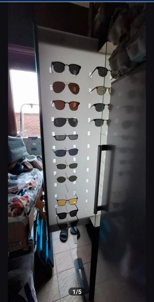 GRATIS designer brillenkast dolce & gabana, Huis en Inrichting, Kasten | Kleerkasten, Zo goed als nieuw, Ophalen of Verzenden