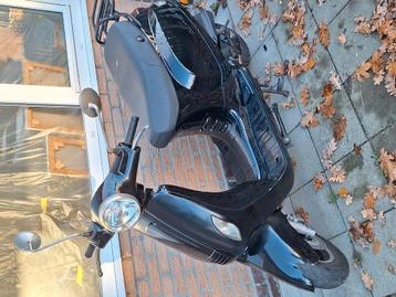 Scooter A klasse 50cc start en rijd papieren en sleutel  beschikbaar voor biedingen