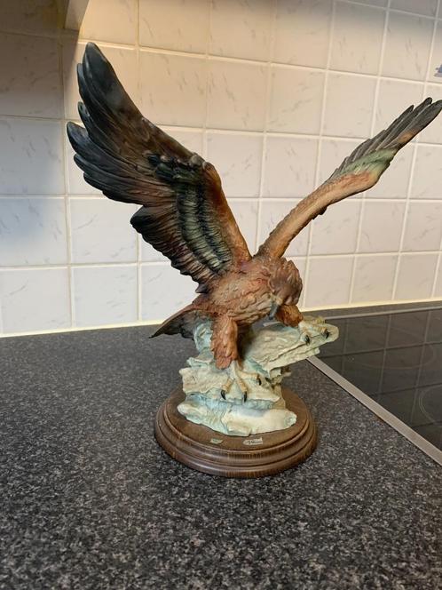 Giuseppe Armani Figurine vintage "aigle sur rochers" (Rare), Collections, Statues & Figurines, Comme neuf, Animal, Enlèvement