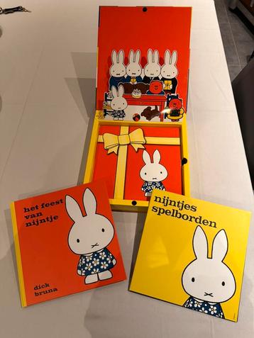 Nijntjes grote voorleesboek en spellendoos beschikbaar voor biedingen