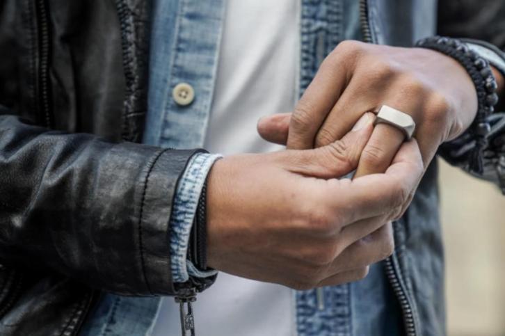 Arrow roestvrij stalen ring mannen - OP=OP!, Handtassen en Accessoires, Ringen, Nieuw, Heer, Zilver, IJzer of Staal, Ophalen of Verzenden