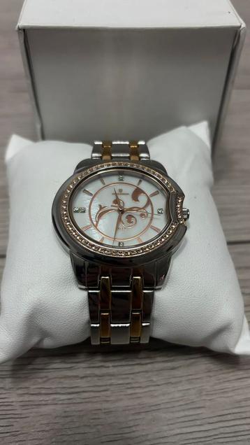 Dames horloge beschikbaar voor biedingen