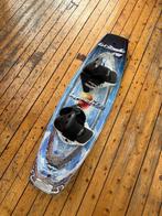 Hyperlite Latitude 141 wakeboard met schoenen, Watersport en Boten, Wakeboarden, Ophalen, Gebruikt, Board en Schoenen