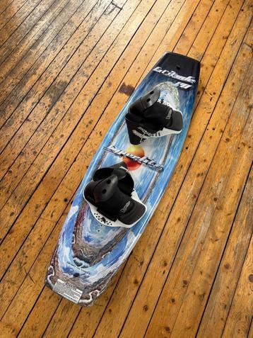 Hyperlite Latitude 141 wakeboard met schoenen beschikbaar voor biedingen