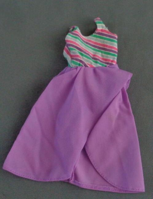 Robe violette vintage Mattel BARBIE FUN FASHIONS 2088 de 198, Collections, Poupées, Utilisé, Enlèvement ou Envoi