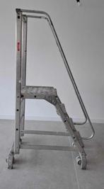 Bordestrap op wieltjes, Doe-het-zelf en Bouw, Ladders en Trappen, Ophalen, Gebruikt