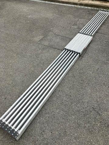 Telescopische loopplank beschikbaar voor biedingen