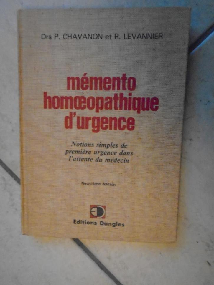HOMEOPATHISCHE THERAPIE/NOODGEHEUGEN/VEILIGE GENEZING, Boeken, Wetenschap, Gelezen, Overige wetenschappen, Ophalen of Verzenden