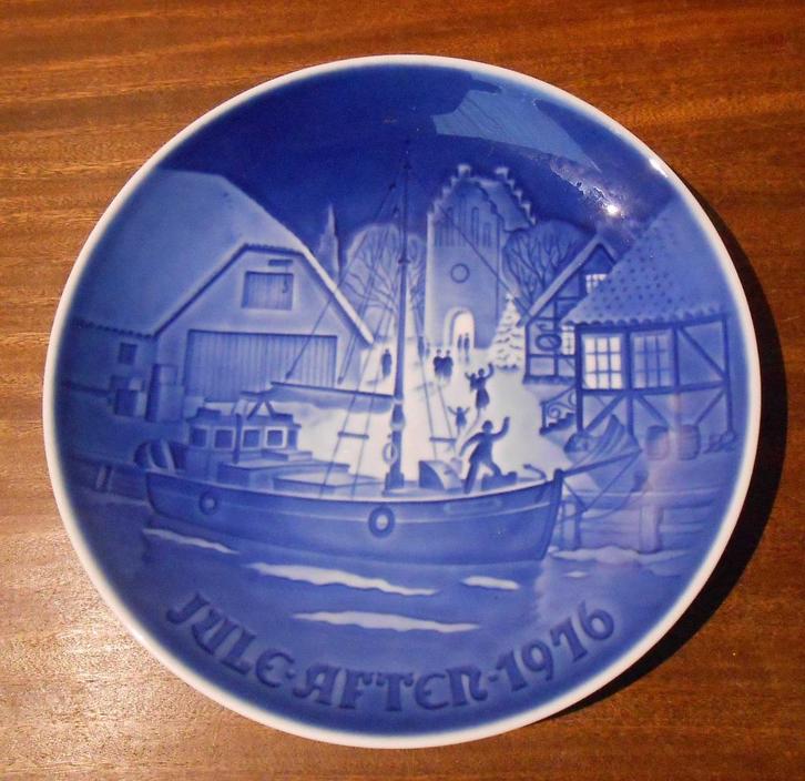Bing & Grondahl Denemarken nummer: 9076 jaartal:1976 kleur :, Antiek en Kunst, Curiosa en Brocante, Ophalen of Verzenden