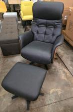 Fauteuil zwart leder en hocker, Ophalen, Zo goed als nieuw
