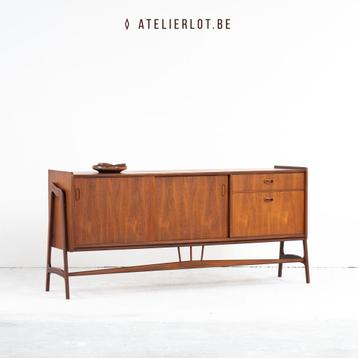 Vintage design lowboard beschikbaar voor biedingen