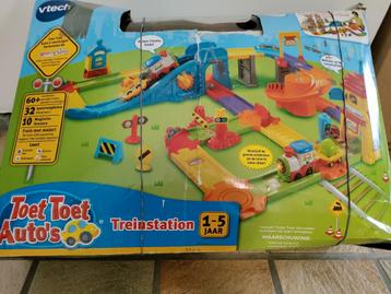 Toet toet auto's: Treinstation beschikbaar voor biedingen