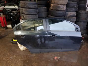 CHEVROLET AVEO SEDAN PORTIEREN RV+RA    BJ 2012 beschikbaar voor biedingen