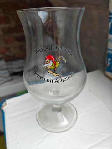 Oud zeldzaam chouffe glas beschikbaar voor biedingen
