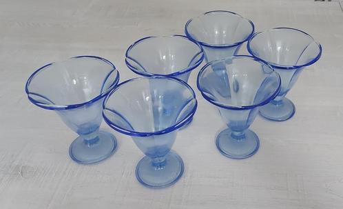 6 blauwe ijsbekers (nooit gebruikt), Huis en Inrichting, Keuken | Servies, Nieuw, Kom(men), Overige stijlen, Glas, Ophalen