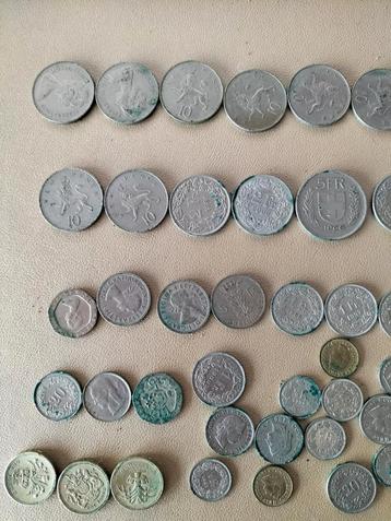 oude munten van rond de jaren 1970+- beschikbaar voor biedingen