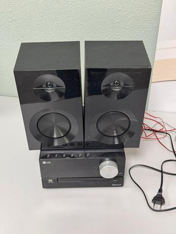 LG CM2460DAB Micro Hi-F stereo DAB+ bluetooth cd radio set beschikbaar voor biedingen