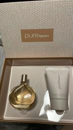 Pure DKNY set, Handtassen en Accessoires, Uiterlijk | Parfum, Ophalen of Verzenden, Zo goed als nieuw